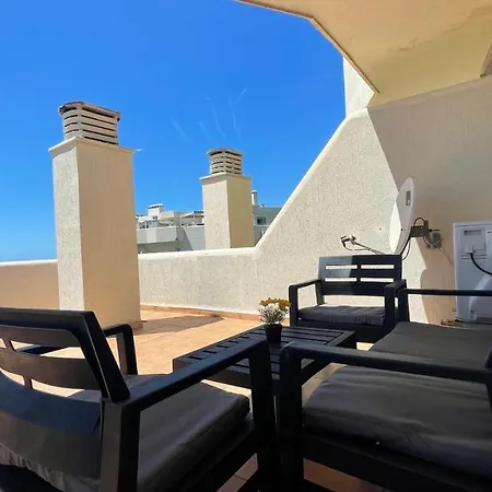 Penthouse Benal شقة *