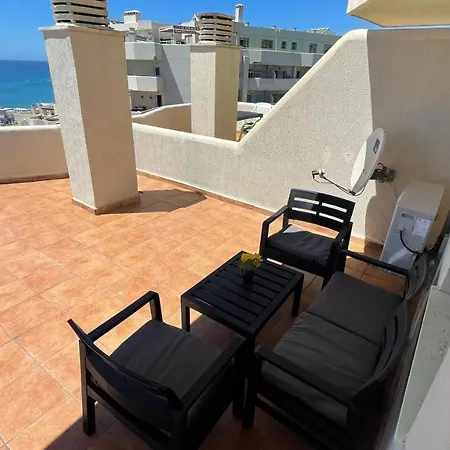 Penthouse Benal شقة *