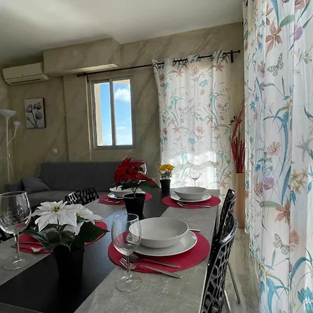 Penthouse Benal Apartment *